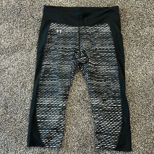 Women’s UA capri size L